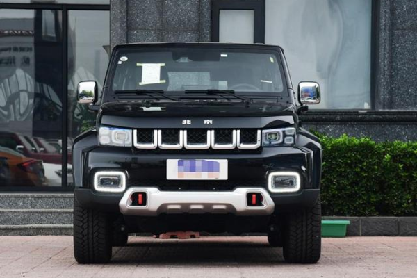 北京越野BJ40增程最低15.48万元起，配三把锁和全时四驱